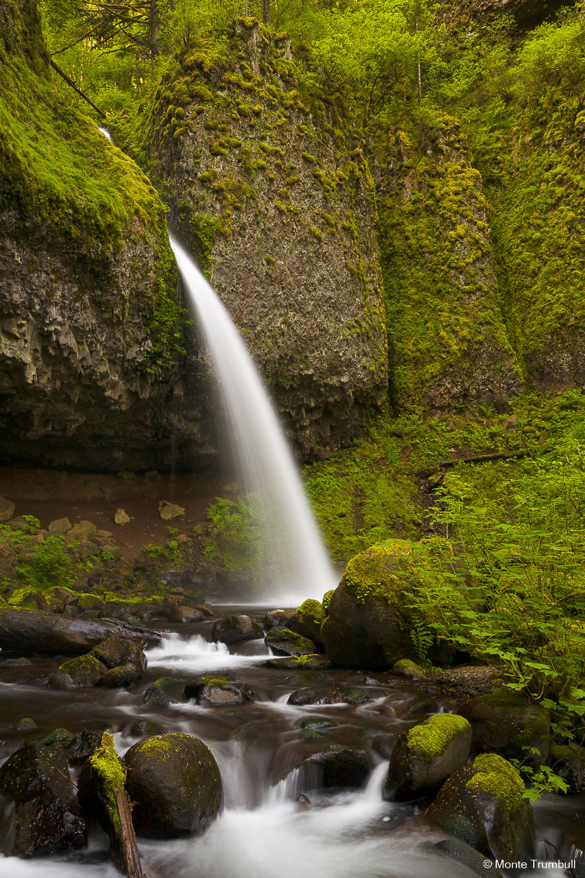 MT-20070509-080952-0056-Oregon-Columbia-Gorge-Ponytail-Falls.jpg